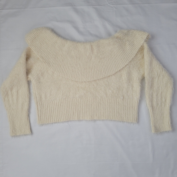 Women's Fuzzy Soft Ivory Crop Top Sweater - Picture 6 of 10